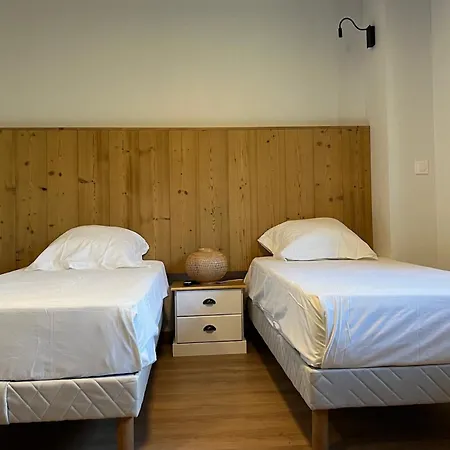 Les Cimes Du Mont Royal Szálloda Montréjeau