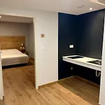 Les Cimes Du Mont Royal Otel 3*