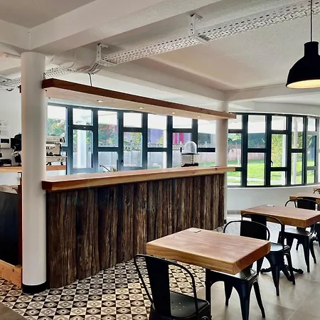 Les Cimes Du Mont Royal ホテル 3*